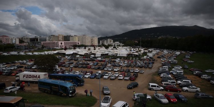 Avalancha gallega en Valença con motivo del festivo de la Hispanidad