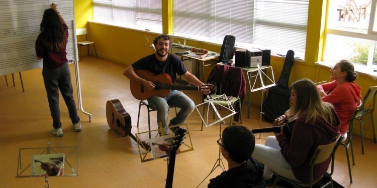 Cerámica, pintura e música nas actividades culturais de Nigrán