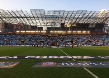 Lluvias intensas para un derbi en un estadio todavía descapotado