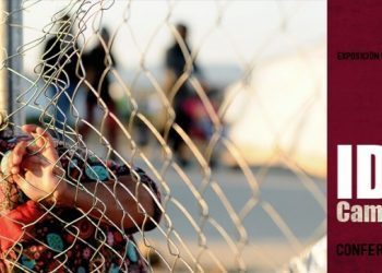 O fotógrafo vigués Miguel Núñez amosa aos invisibles de Idomeni