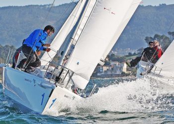 La clase J80 clausura la temporada de vela en Baiona