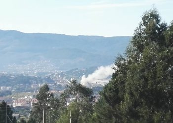 Un incendio calcina por completo un ático en obras