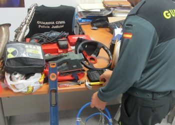 Detenidos por robar en 30 coches en Ponteareas, Porriño y Mos con el método del «cordel»