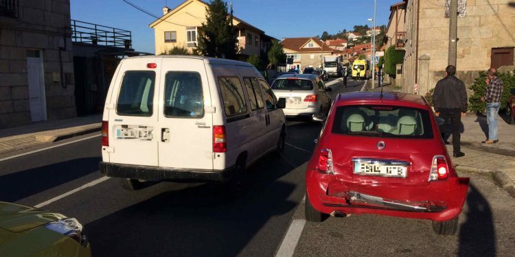 Dos personas heridas en un choque múltiple en Vincios