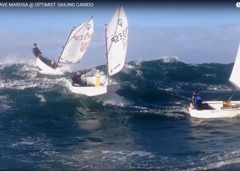 «Surfeando» en Optimist por la Ría de Vigo