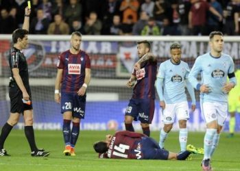 «El árbitro no midió con el mismo rasero y se pudo ahorrar las tarjetas»