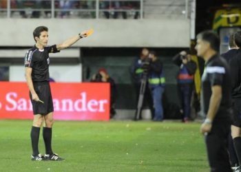 El Celta recurrirá las rojas y tacha de «lamentable» el acta del árbitro