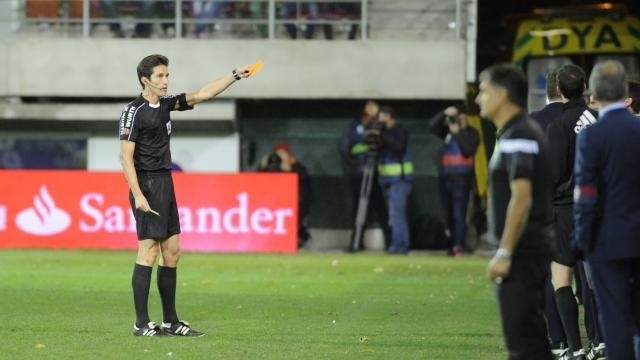 El Celta recurrirá las rojas y tacha de «lamentable» el acta del árbitro