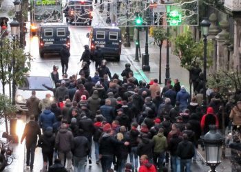 Carga policial contra los aficionados del Standard en Vigo