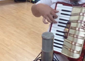 Los niños del Martín Códax versionan la canción de Guidetti para conocer a su ídolo