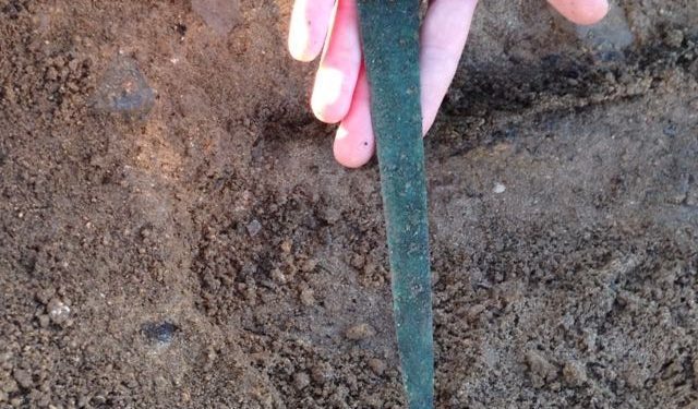 Descubren na Lanzada un puñal que podería pertencer ó século IV a.C.