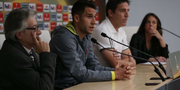 Con todo el arsenal… salvo Orellana: «No está cómodo, tiene dolores»