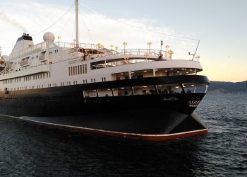 El crucero más antiguo del mundo en servicio llega a Vigo para quedarse