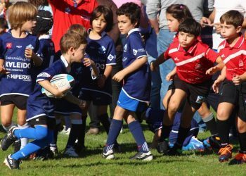 Cerca de 400 niños disfrutaron de una jornada de rugby en As Lagoas