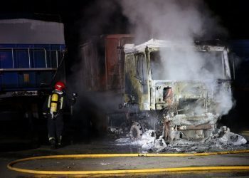 Arde un camión en el polígono de As Gándaras