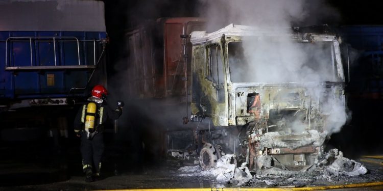 Arde un camión en el polígono de As Gándaras