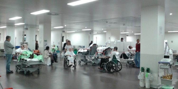 Os «graves problemas» nas Urxencias do Álvaro Cunqueiro «non son puntuais»