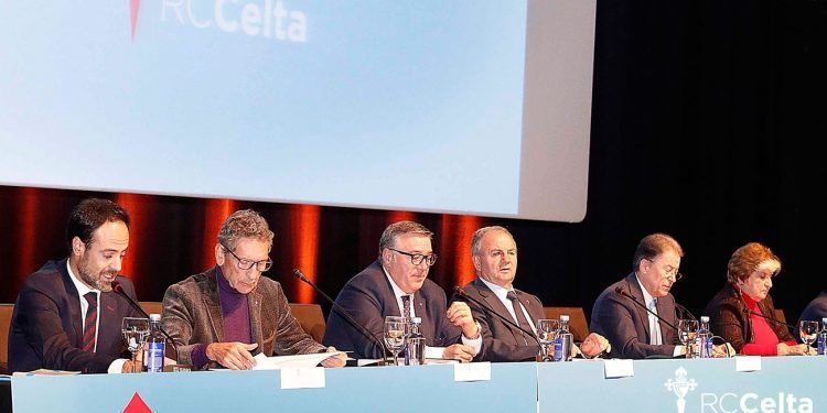 El Celta aprueba un presupuesto de 77 millones en una tensa junta de accionistas