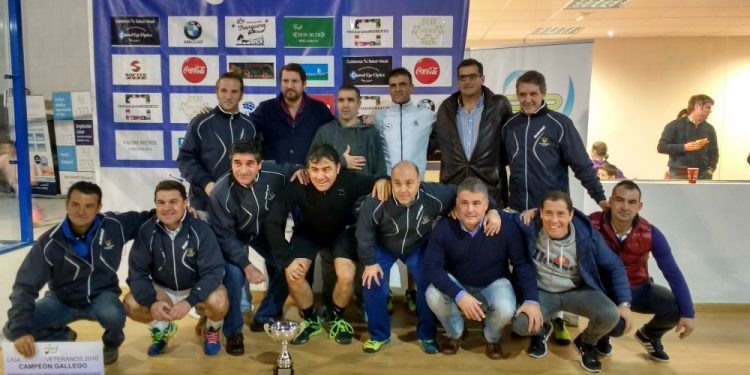 Los equipos masculino y femenino de Club de Campo de Vigo ganan la Liga de Veteranos
