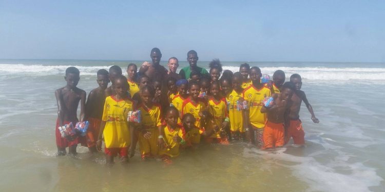 Camisetas solidarias do Choco en Senegal