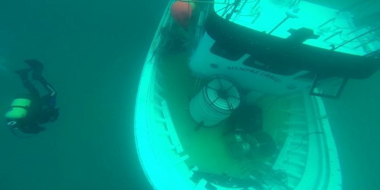 Rescatados todos los tripulantes de un pesquero hundido en Malpica