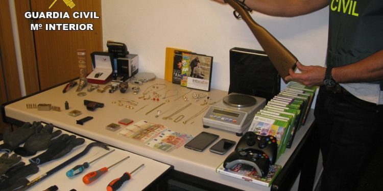 Tres detenidos por asaltar viviendas y robar joyas en Val Miñor, Condado y Baixo Miño