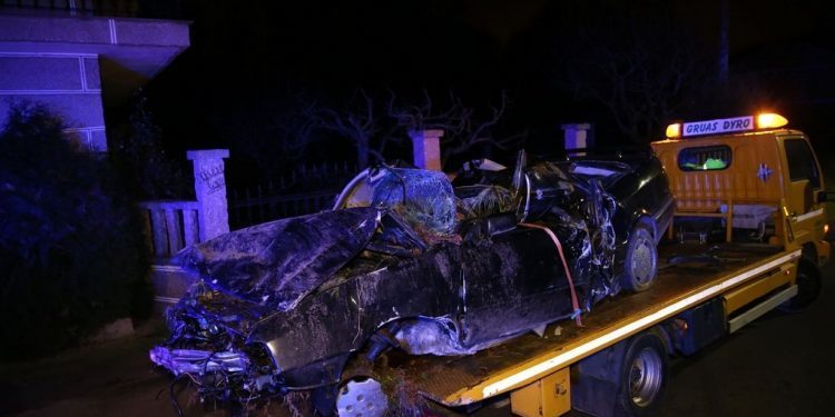 Dos jóvenes de 20 años mueren en un accidente en Monterrei
