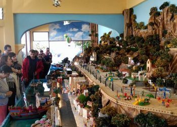 Un recorrido por el Val Miñor en el mayor Belén con clicks de Famóbil