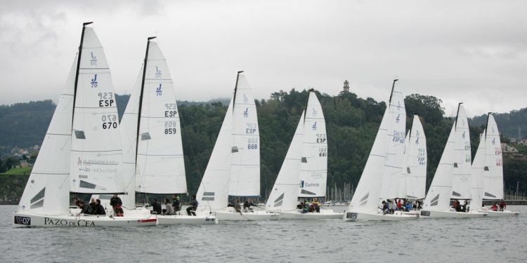 Los J70 cierran el calendario de vela en el Náutico de Vigo