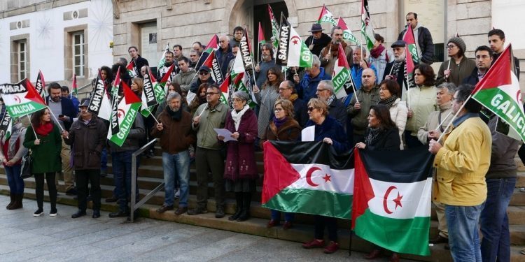 Ducias de persoas rexeitan en Vigo o enxuizamento de 25 activistas saharauís