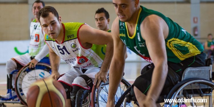 Solvente victoria del Amfiv, que mira hacia arriba