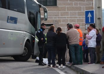 Fallece un hombre atropellado por un autobús escolar en Vilaboa