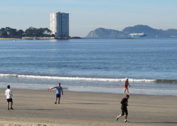 playa samil diciembre vigo calor