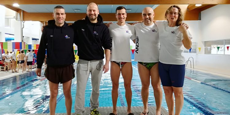 Nadadores máster de récord en el Náutico de Vigo