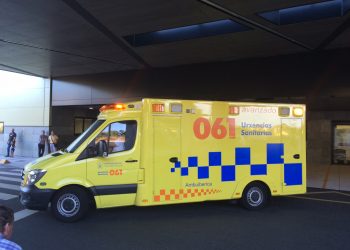 Dos personas evacuadas por inhalación de humo al arder la cocina de su vivienda en Vigo