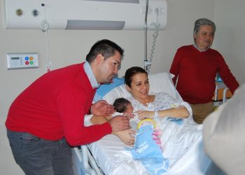 Yisela, primeira bebé nacida no Hospital Álvaro Cunqueiro de Vigo en 2020