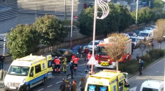 Cuatro heridos, uno de ellos una niña, en un accidente en la Avenida de Portanet de Vigo
