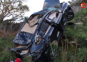 Un matrimonio herido al caer en un Porsche desde la muralla del Parador de Baiona