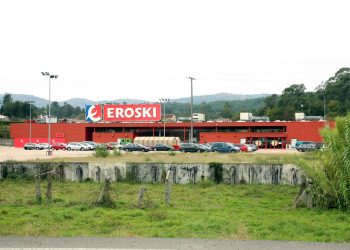 El TSXG rechaza los recursos de Ponteareas y Eroski contra la demolición del hipermercado