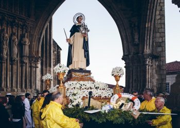 Tui ofrece 700€ ao cartel gañador de San Telmo