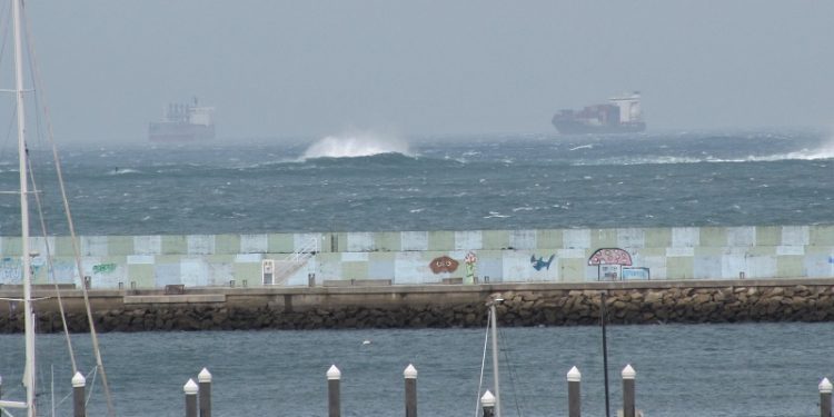 Alerta naranja con barcos a refugio en Cíes y previsión de Entroido a 20 grados