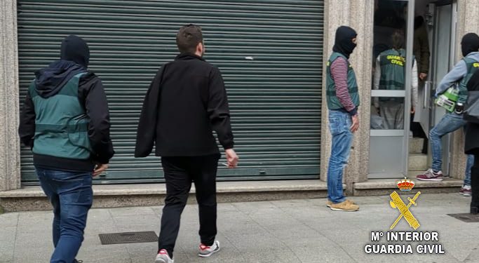 Detenido un vecino de O Porriño tras atracar el mismo comercio de Mos seis años después