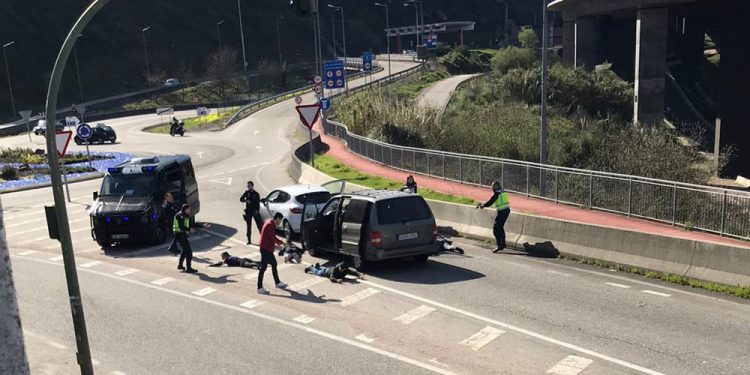 Un dispositivo policial apresa en Rande a un grupo de asaltantes de viviendas