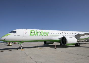 Binter lanza una promoción para volar entre Vigo y Canarias en marzo