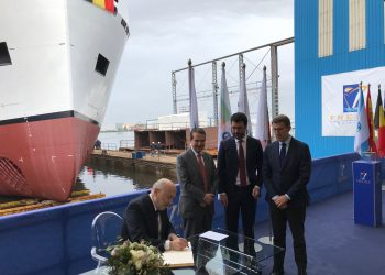 Feijóo elige Vigo para su primera foto como candidato junto a su gran "enemigo"