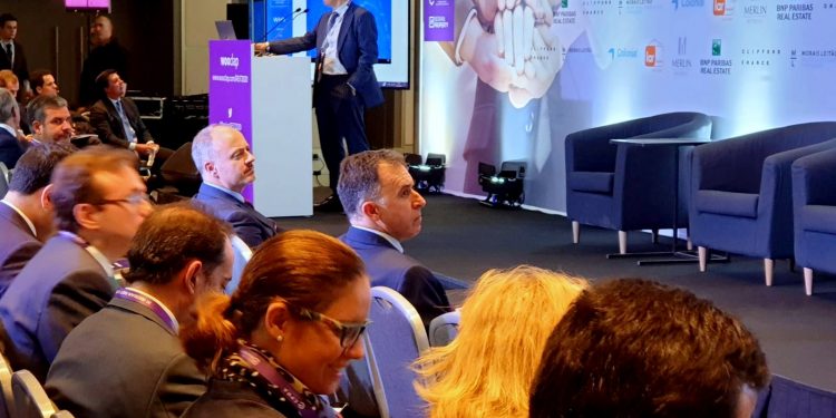 Regades busca en Madrid inversores europeos para las promociones de suelo de la Zona Franca