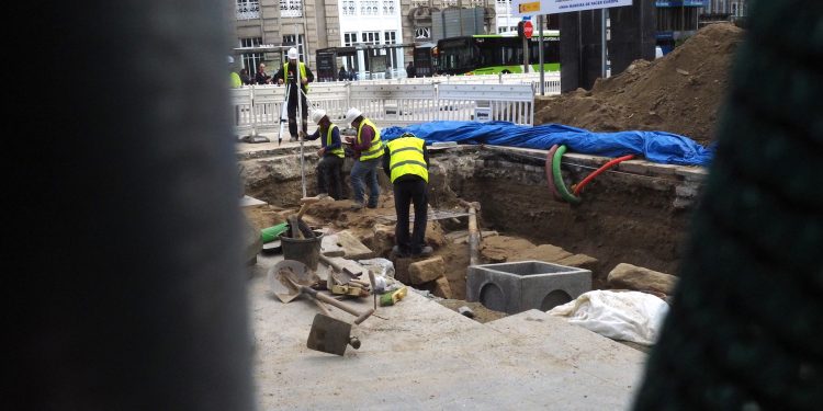 La muralla de Vigo permanece escondida