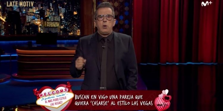 Buenafuente lleva un titular de VigoÉ al San Valentín de "Late Motiv": "¡Vivan los Vigos!"