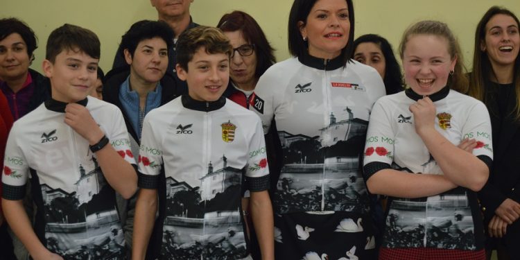 Mos xa ten o seu maillot oficial da saída de La Vuelta 2020