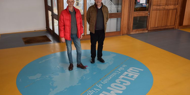 Vigo acolle un curso para aprender a ser un bo negociador de Bolsa